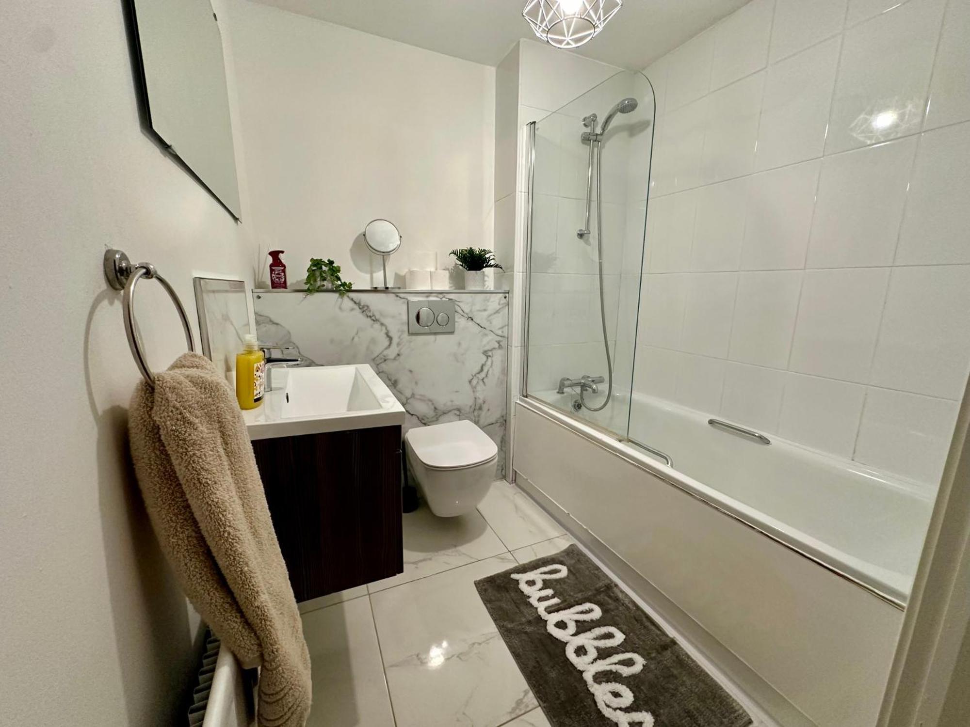 2Br City Side Apartment 贝尔法斯特 外观 照片