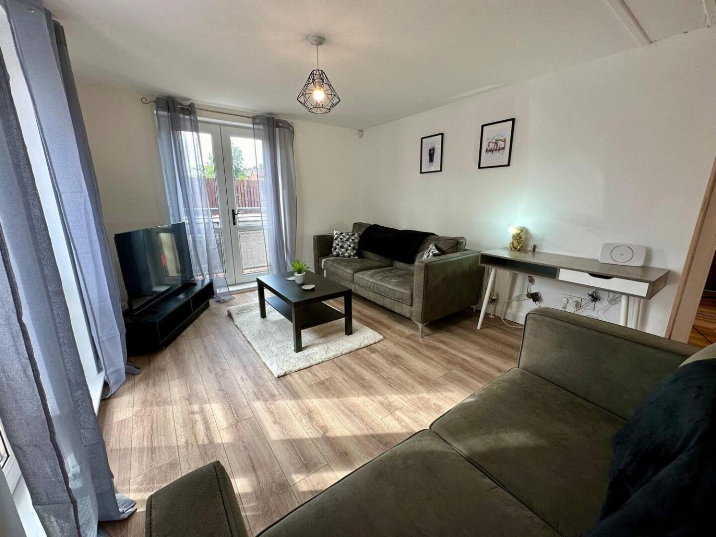 2Br City Side Apartment 贝尔法斯特 外观 照片