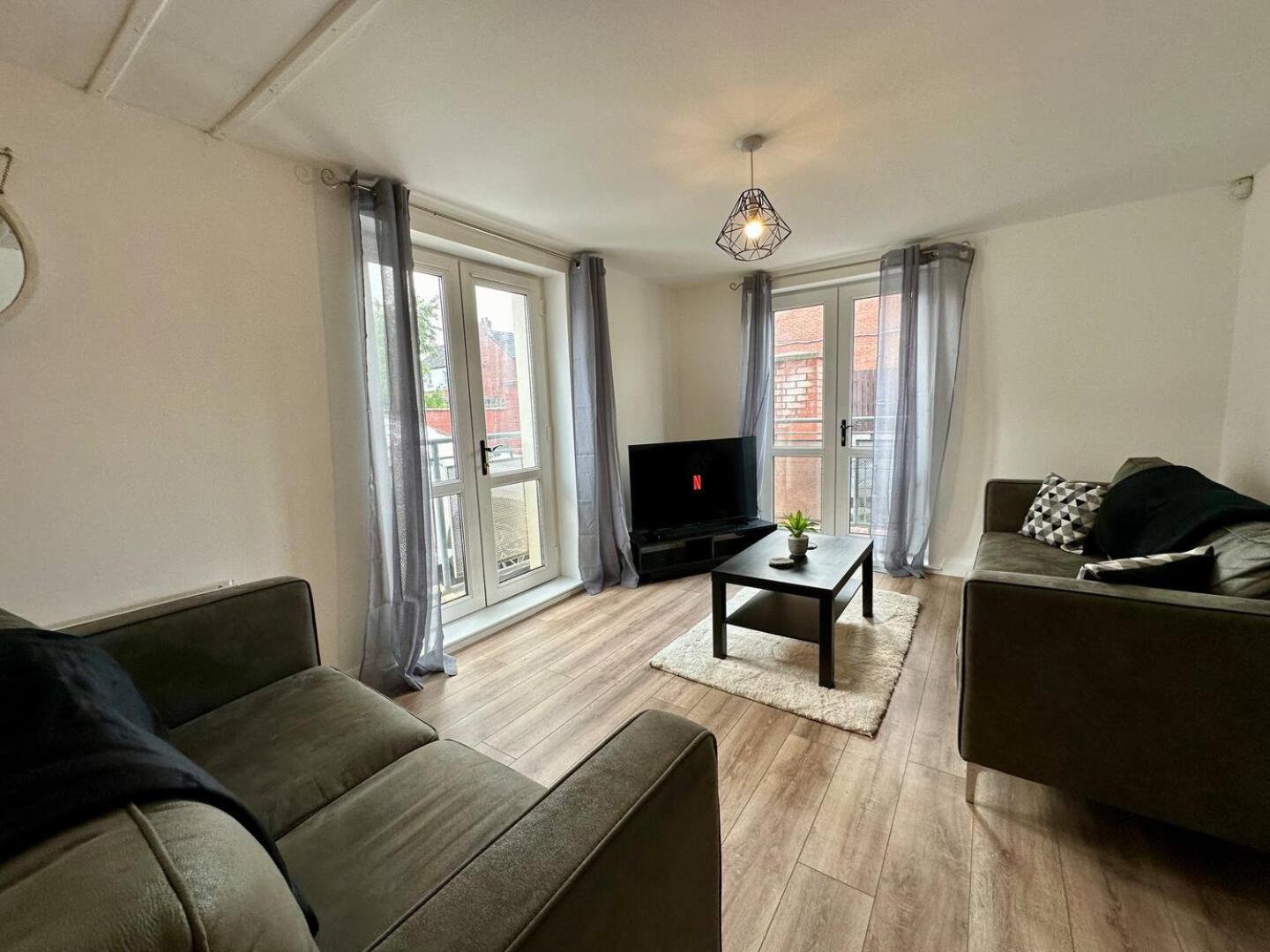 2Br City Side Apartment 贝尔法斯特 外观 照片